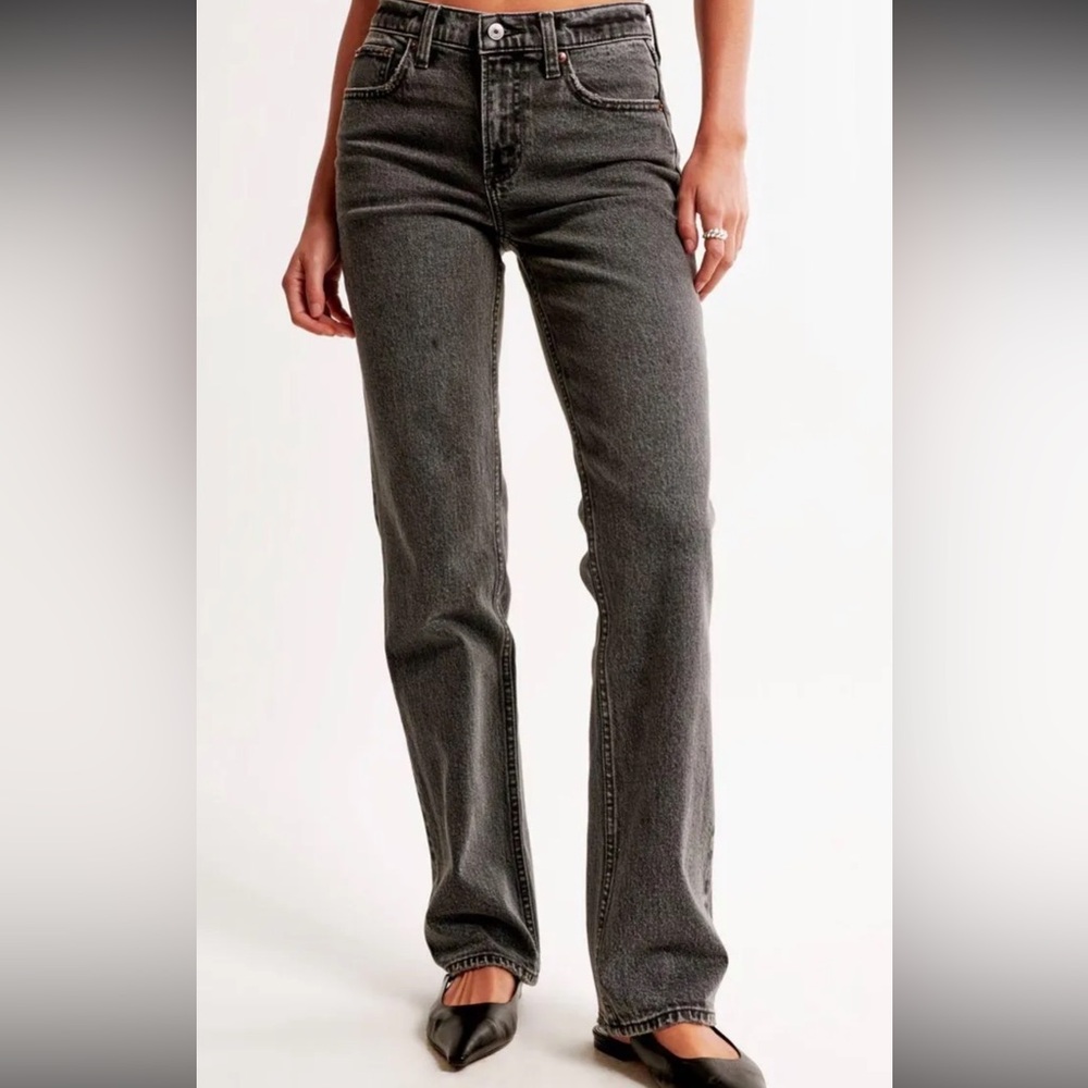 Abercrombie & Fitch Mid Rise 90’s Straight Jeans
